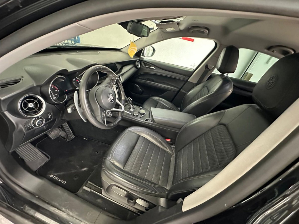 Alfa Romeo Stelvio Stelvio 2.2 Turbodiesel 180 CV AT8 RWD Super (7)