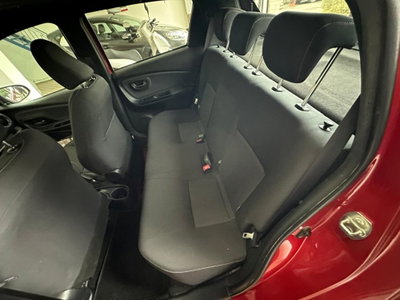 Toyota Yaris 1.0 5 porte Trend (10)