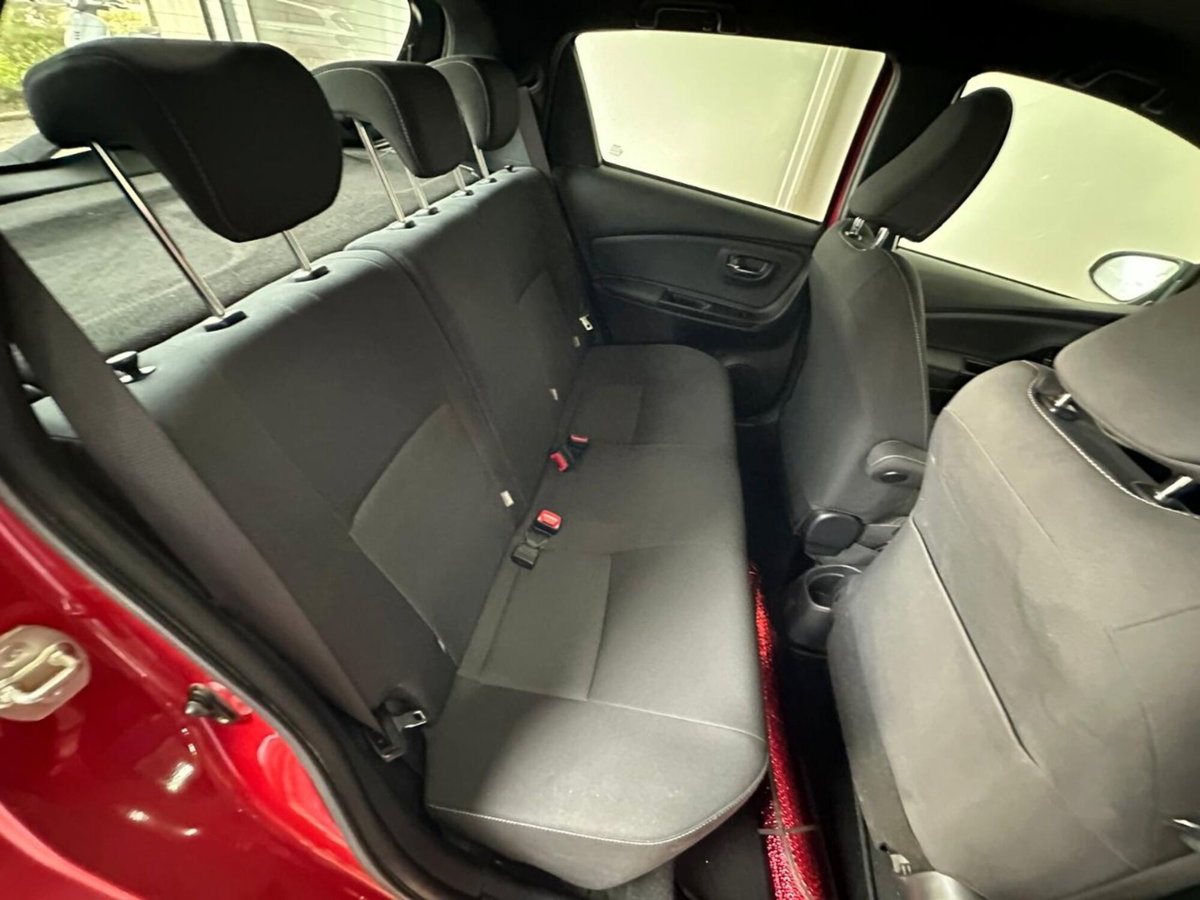 Toyota Yaris 1.0 5 porte Trend (11)