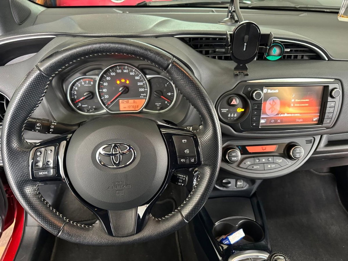 Toyota Yaris 1.0 5 porte Trend (12)