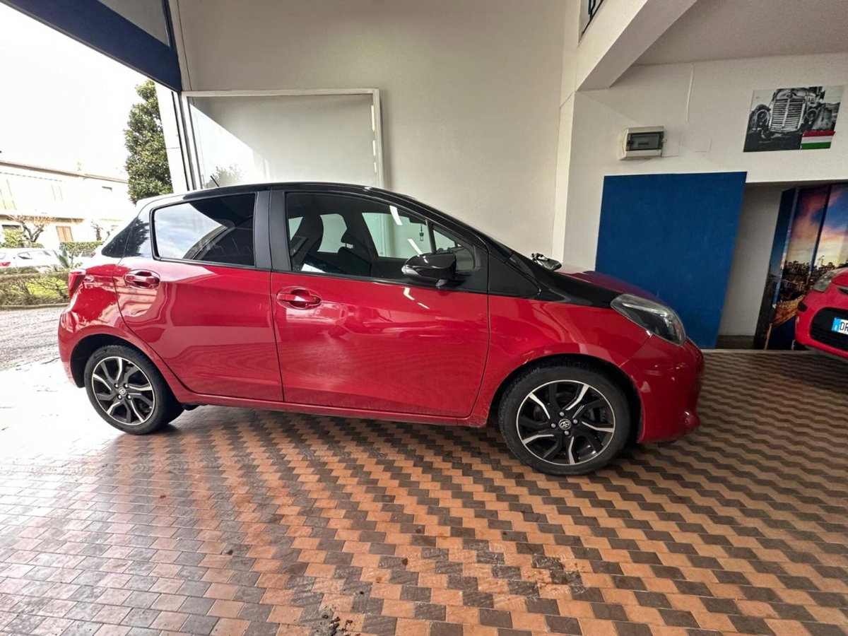 Toyota Yaris 1.0 5 porte Trend (6)