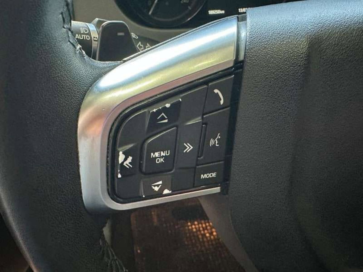 Land Rover Discovery Sport 2.0 TD4 150 CV SE (17)