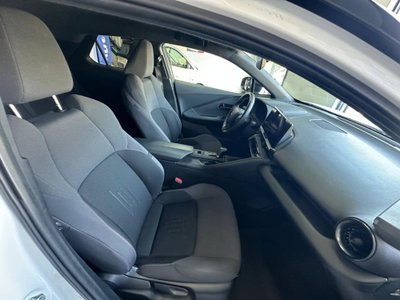 Toyota Toyota C-HR 2.0 hev Trend fwd e-cvt (11)