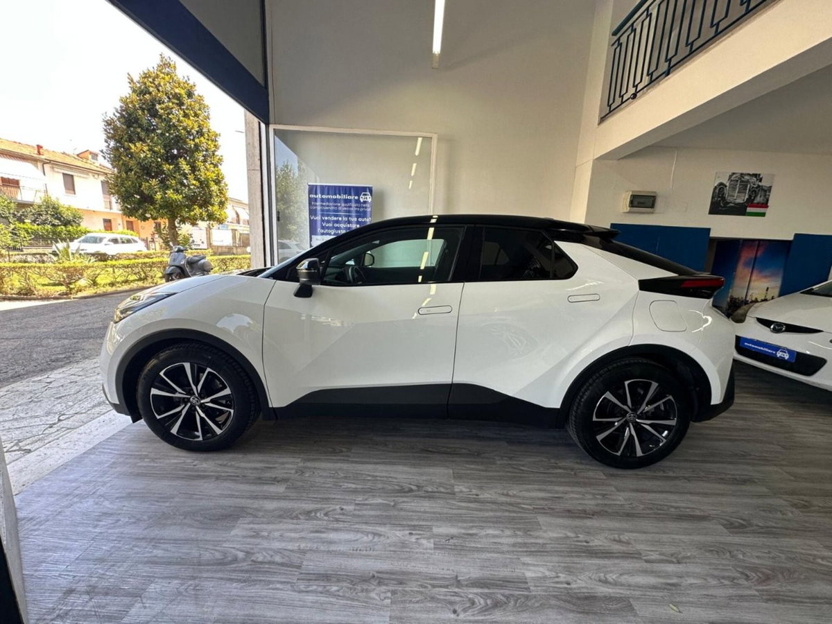 Toyota Toyota C-HR 2.0 hev Trend fwd e-cvt (4)