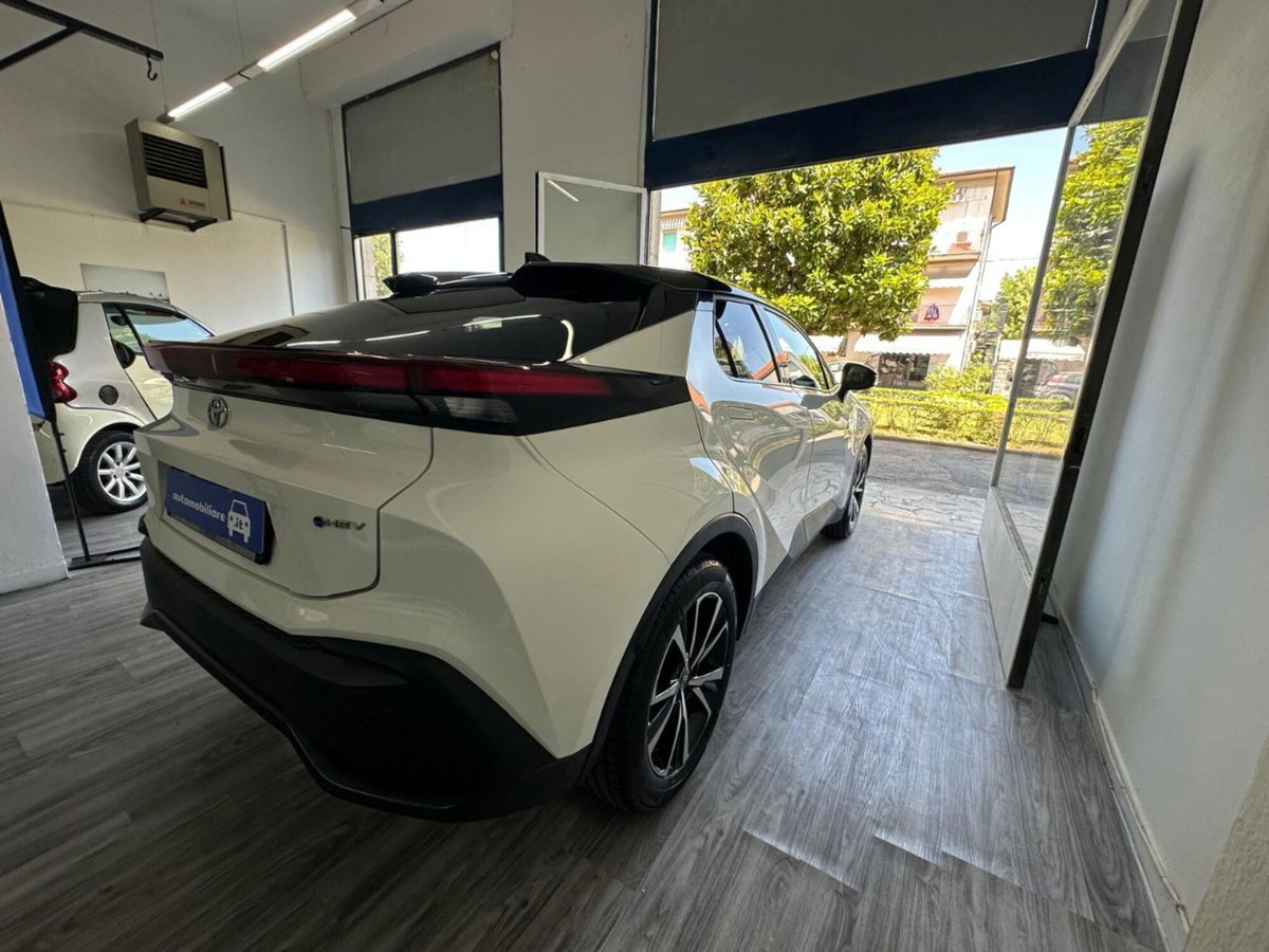 Toyota Toyota C-HR 2.0 hev Trend fwd e-cvt (7)