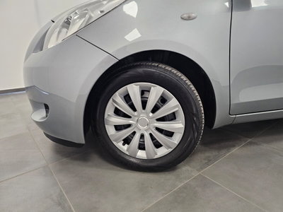 Toyota Yaris 1.3 3 porte (16)