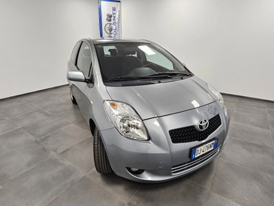 Toyota Yaris 1.3 3 porte (3)