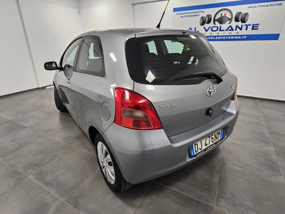 Toyota Yaris 1.3 3 porte (5)