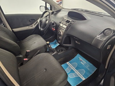 Toyota Yaris 1.0 5 porte (13)