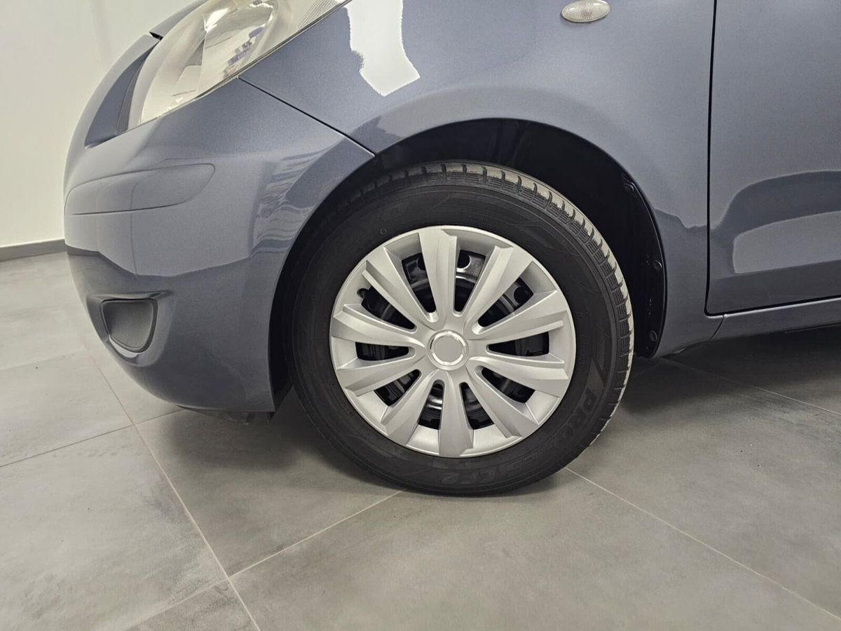 Toyota Yaris 1.0 5 porte (16)