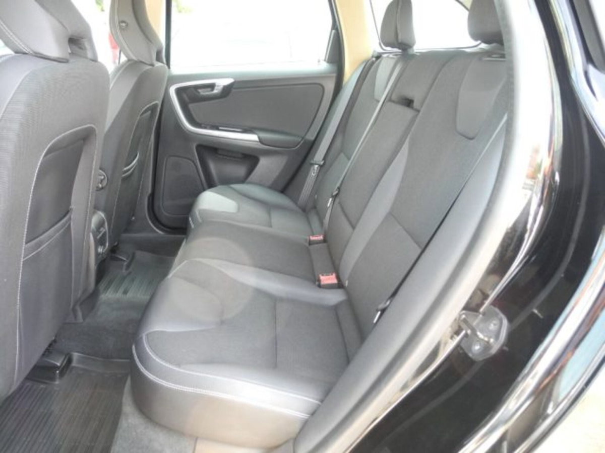 Volvo XC60 D3 AWD Geartronic Summum (12)