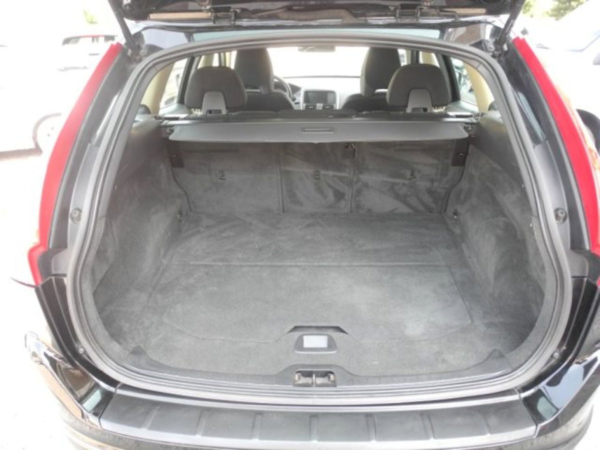 Volvo XC60 D3 AWD Geartronic Summum (13)