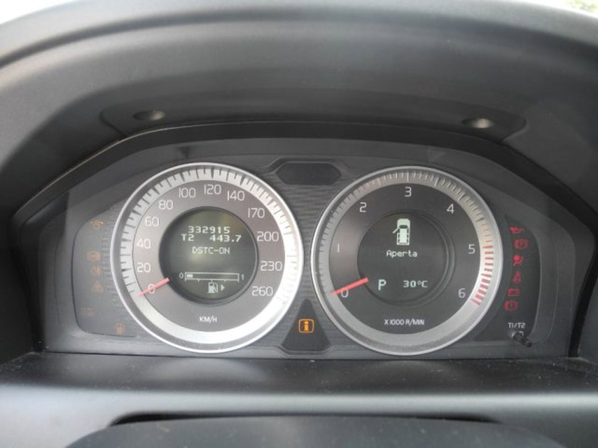 Volvo XC60 D3 AWD Geartronic Summum (17)