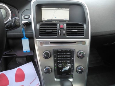 Volvo XC60 D3 AWD Geartronic Summum (18)