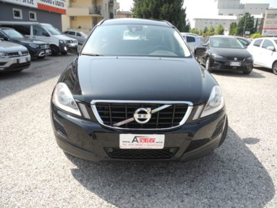 Volvo XC60 D3 AWD Geartronic Summum (3)