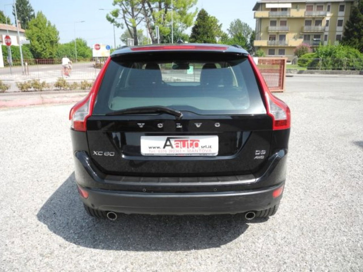 Volvo XC60 D3 AWD Geartronic Summum (4)