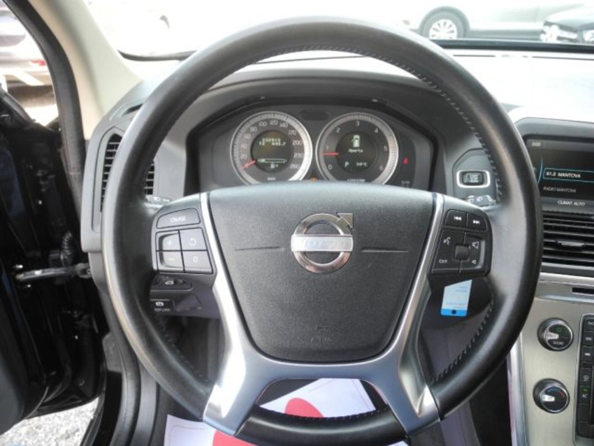 Volvo XC60 D3 AWD Geartronic Summum (5)