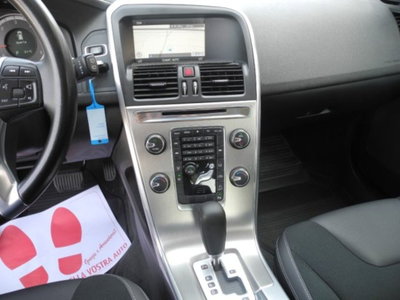 Volvo XC60 D3 AWD Geartronic Summum (7)