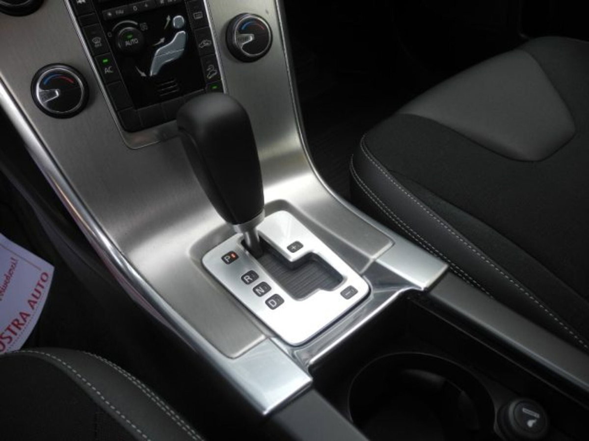 Volvo XC60 D3 AWD Geartronic Summum (8)