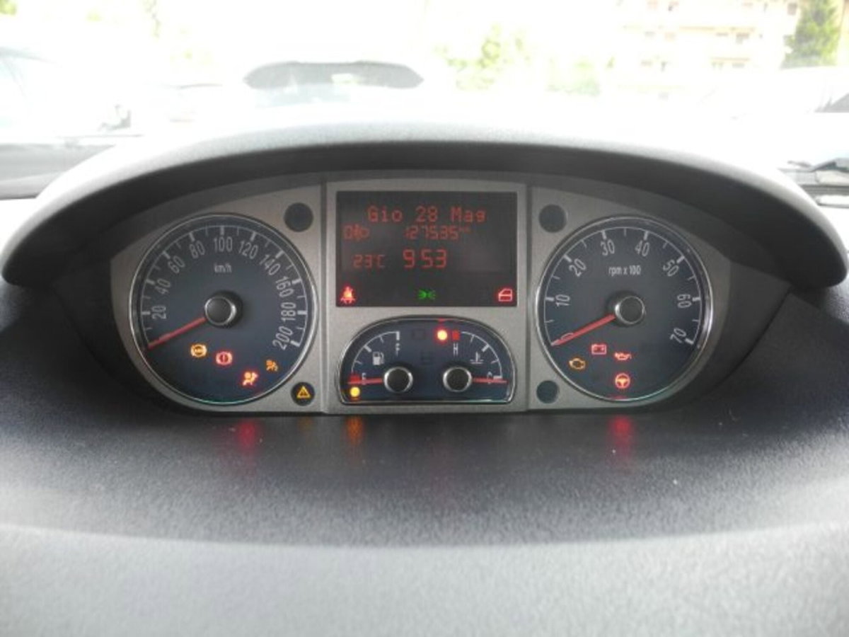 Lancia Musa 1.4 Argento Ecochic GPL (17)