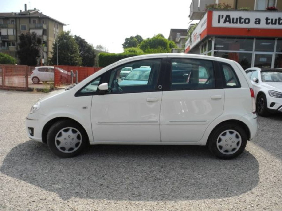 Lancia Musa 1.4 Argento Ecochic GPL (2)