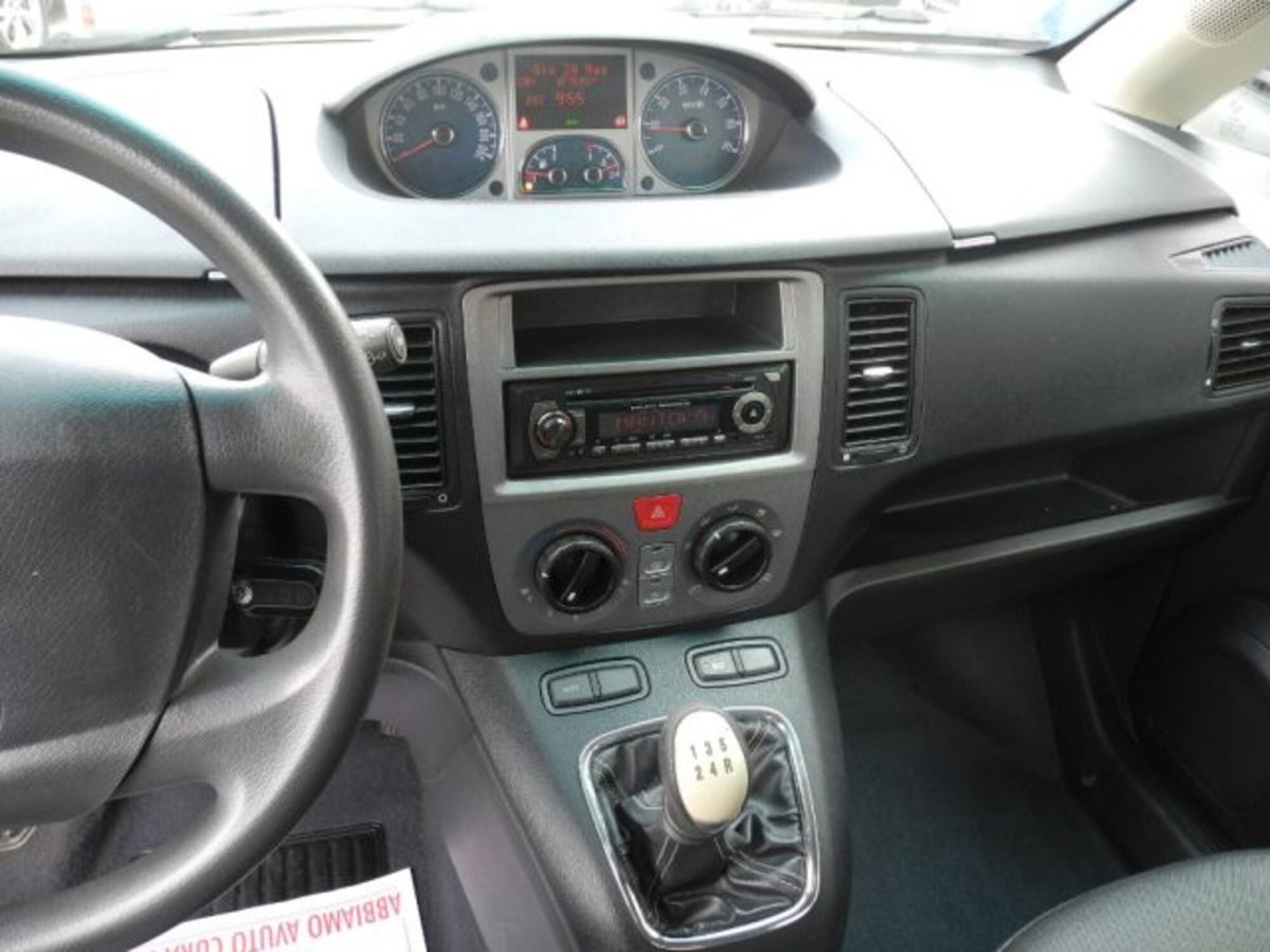 Lancia Musa 1.4 Argento Ecochic GPL (7)