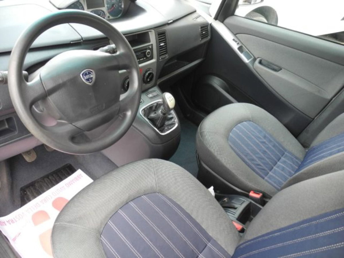 Lancia Musa 1.4 Argento Ecochic GPL (9)