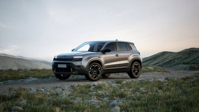 Jeep Avenger 1.2 turbo e-hybrid mhev 85th Anniversary fwd 110cv edct6 nuova