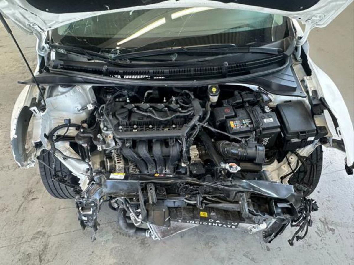 Kia Stonic 1.2 DPI Style (9)