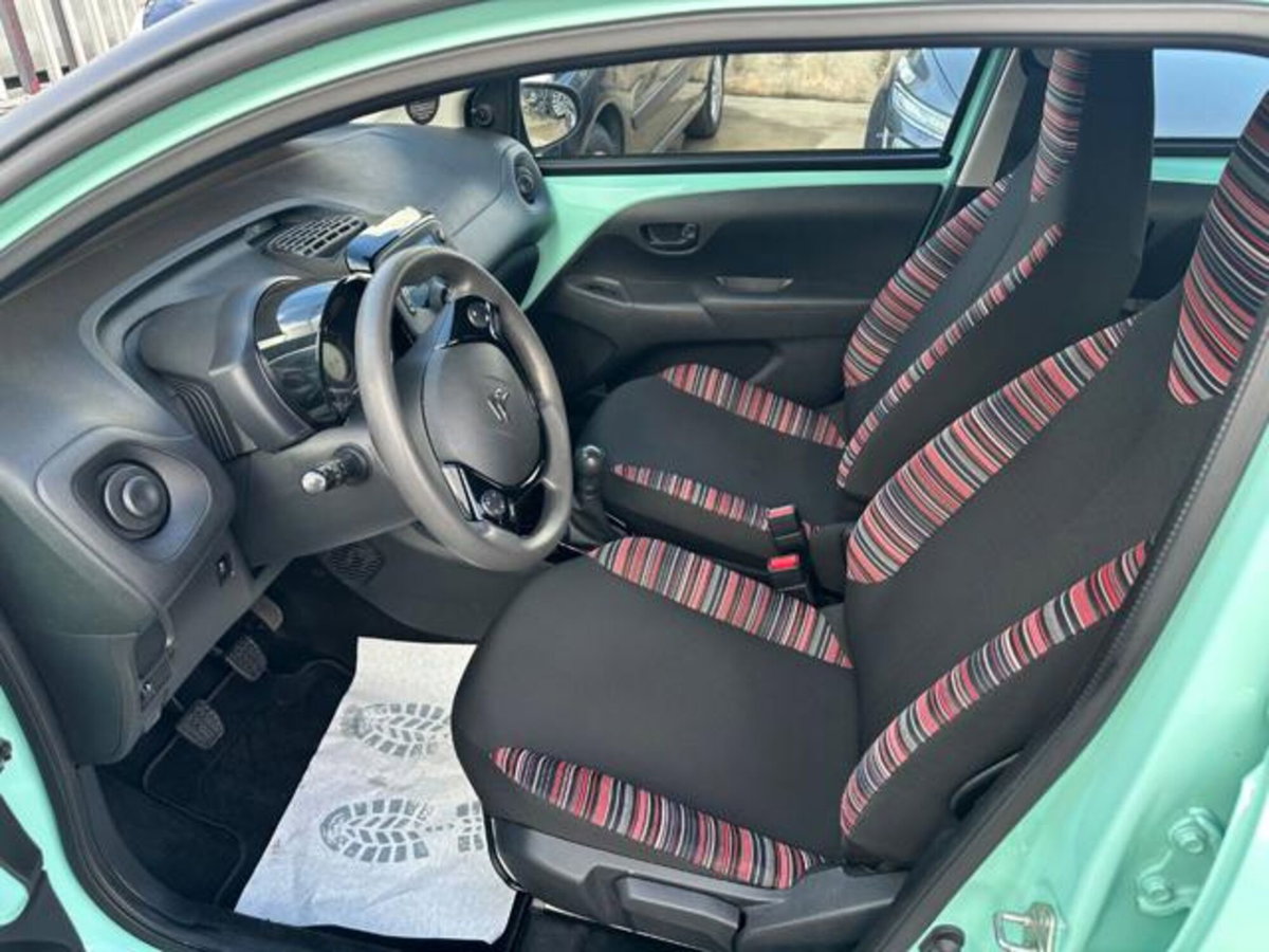Citroen C1 C1 VTi 72 5 porte Shine (14)