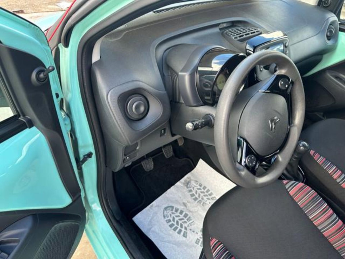 Citroen C1 C1 VTi 72 5 porte Shine (16)