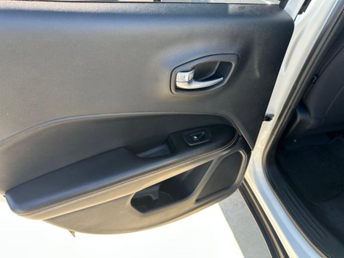 Jeep Compass 1.6 Multijet II 2WD Limited (13)