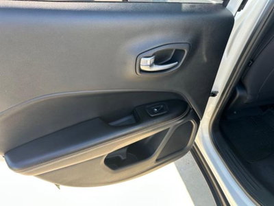 Jeep Compass 1.6 Multijet II 2WD Limited (13)
