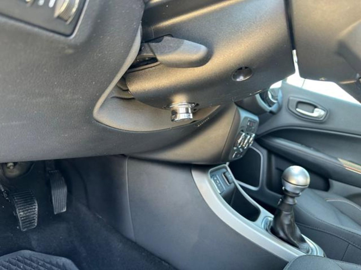 Jeep Compass 1.6 Multijet II 2WD Limited (18)