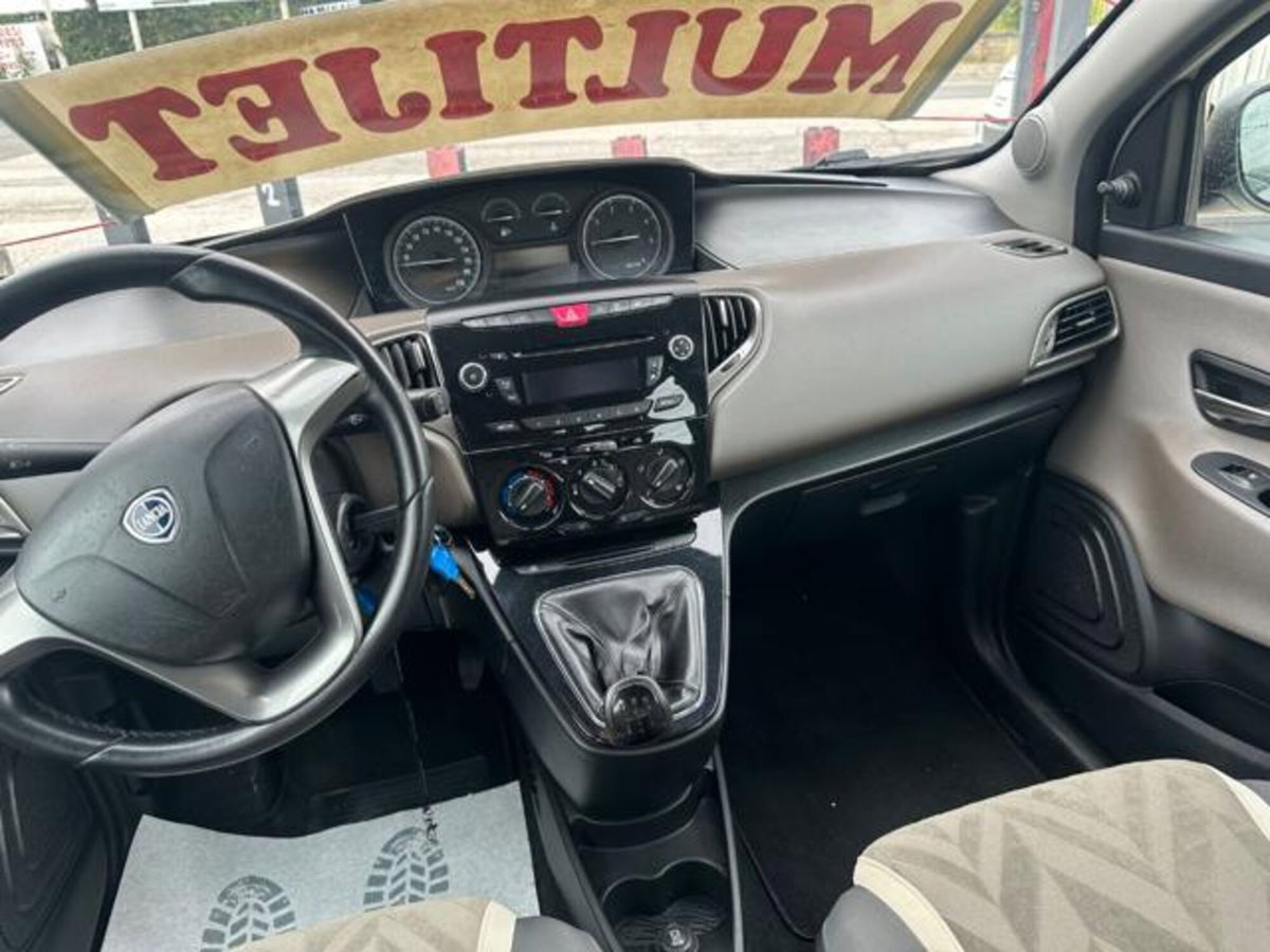 Lancia Ypsilon 1.3 MJT 16V 95 CV 5 porte S&S Elefantino (13)