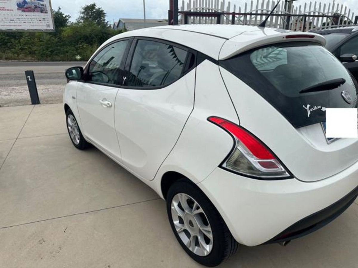 Lancia Ypsilon 1.3 MJT 16V 95 CV 5 porte S&S Elefantino (4)