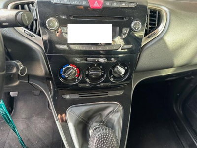 Lancia Ypsilon 1.2 69 CV 5 porte GPL Gold Plus (10)