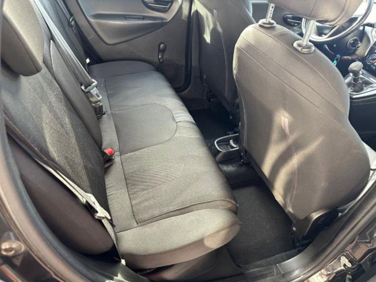 Lancia Ypsilon 1.2 69 CV 5 porte GPL Gold Plus (13)