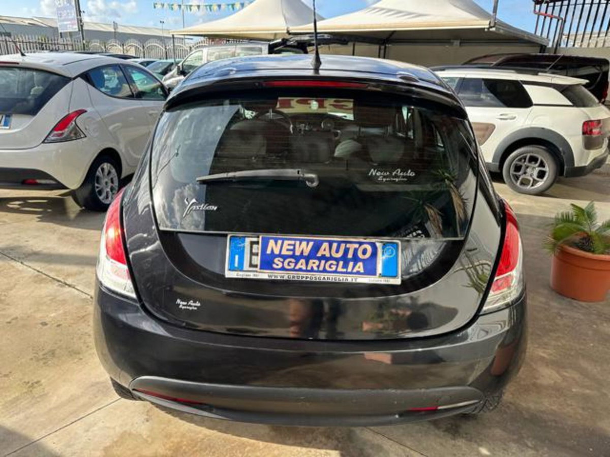 Lancia Ypsilon 1.2 69 CV 5 porte GPL Gold Plus (20)