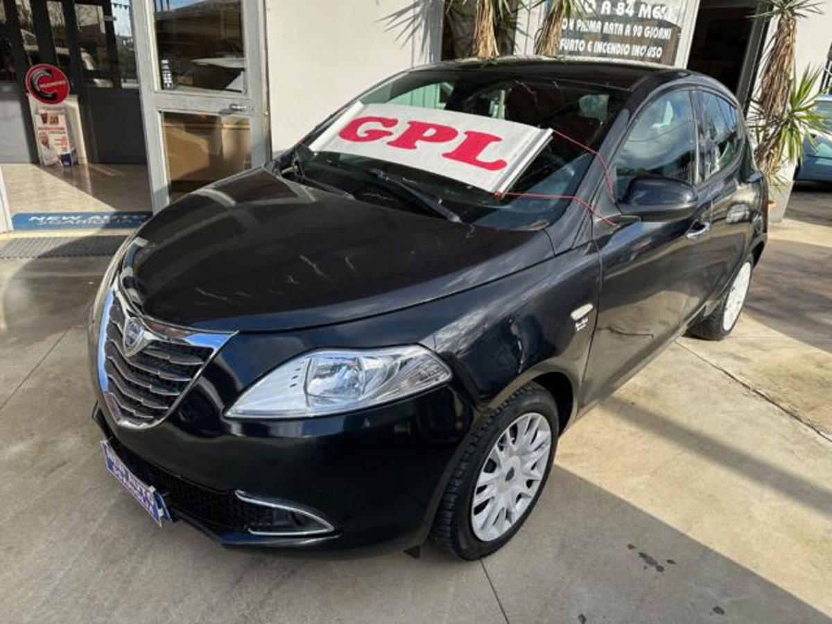 Lancia Ypsilon 1.2 69 CV 5 porte GPL Gold Plus (3)
