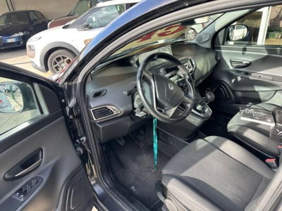 Lancia Ypsilon 1.2 69 CV 5 porte GPL Gold Plus (7)