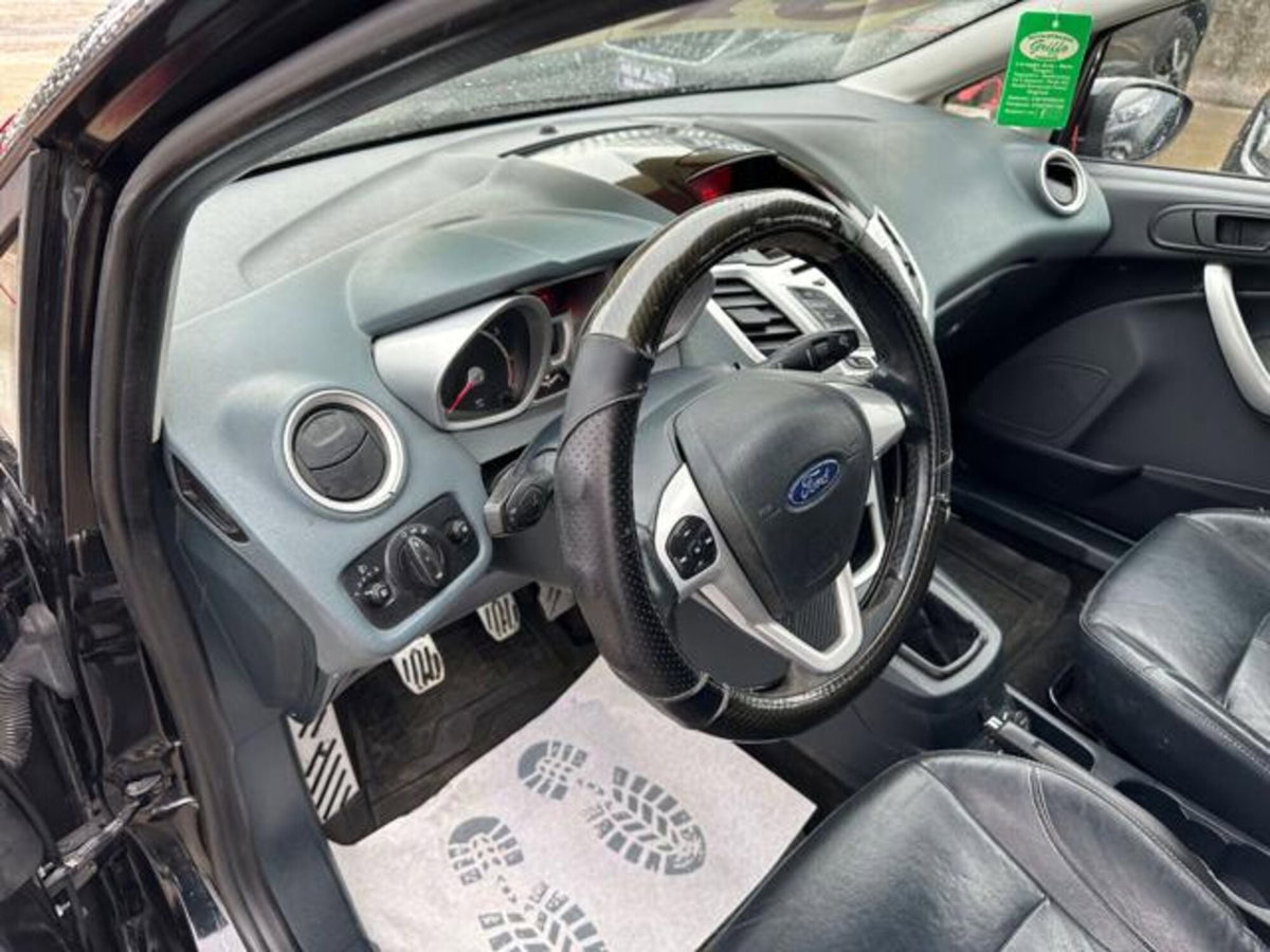 Ford Fiesta 1.4 3 porte Bz.- GPL Titanium (13)