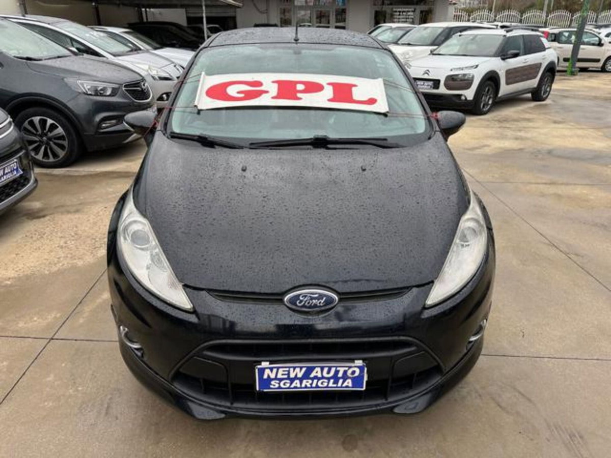 Ford Fiesta 1.4 3 porte Bz.- GPL Titanium (3)