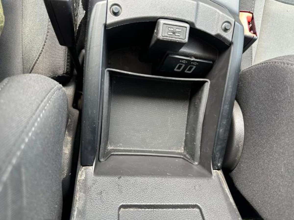 Ford C-Max 1.6 120CV GPL Titanium (20)