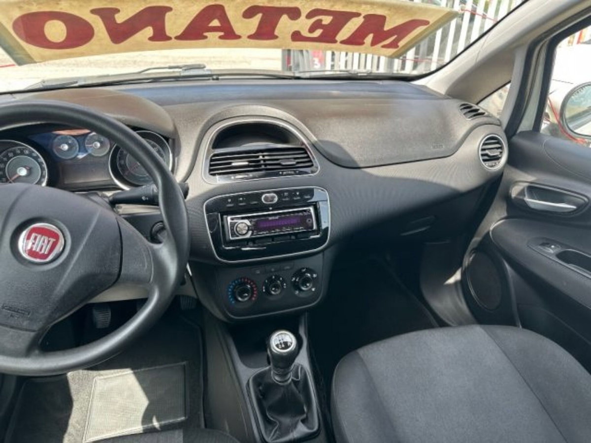 Fiat Punto 1.4 8V 5 porte Natural Power Easy (11)