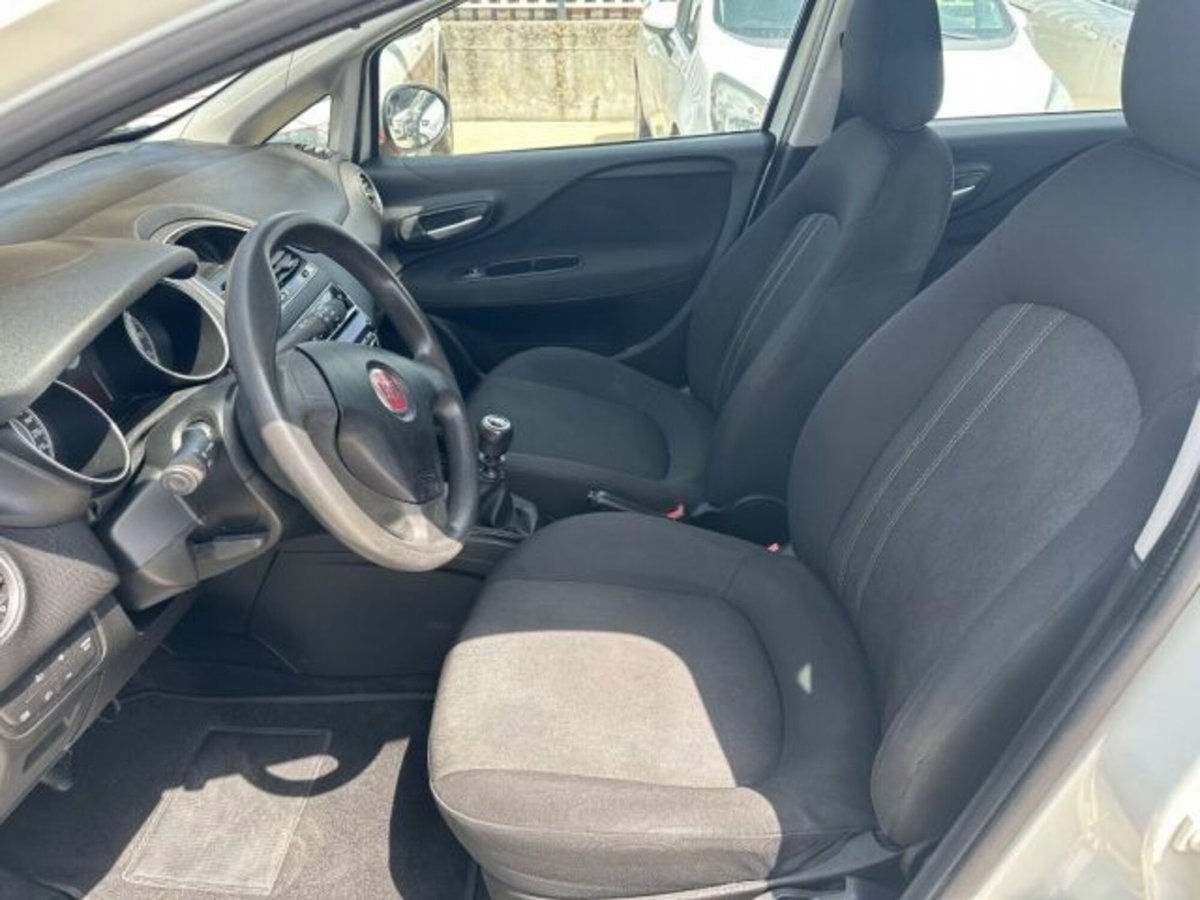 Fiat Punto 1.4 8V 5 porte Natural Power Easy (12)