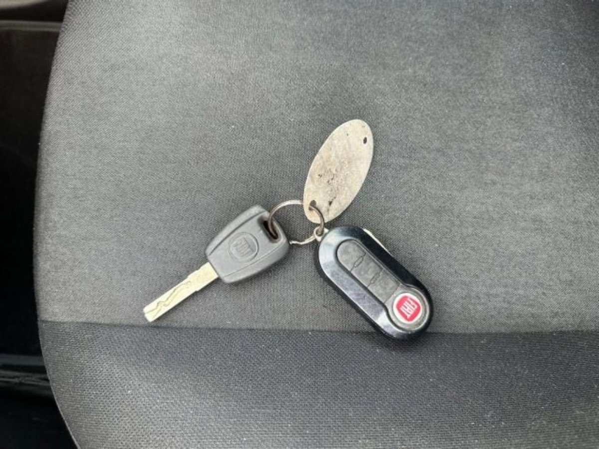Fiat Punto 1.4 8V 5 porte Natural Power Easy (16)