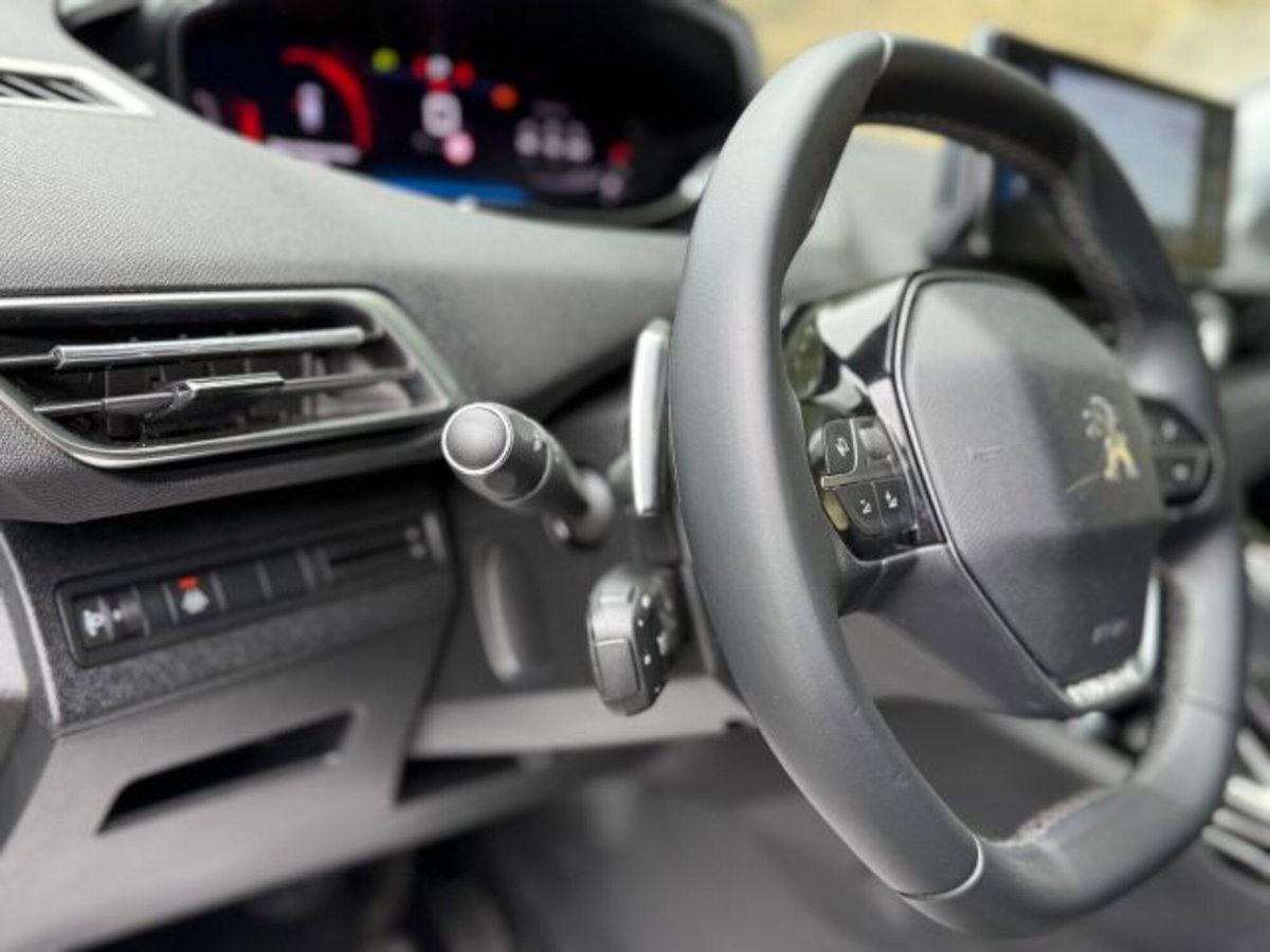 Peugeot 3008 BlueHDi 130 S&S EAT8 Allure Pack (13)