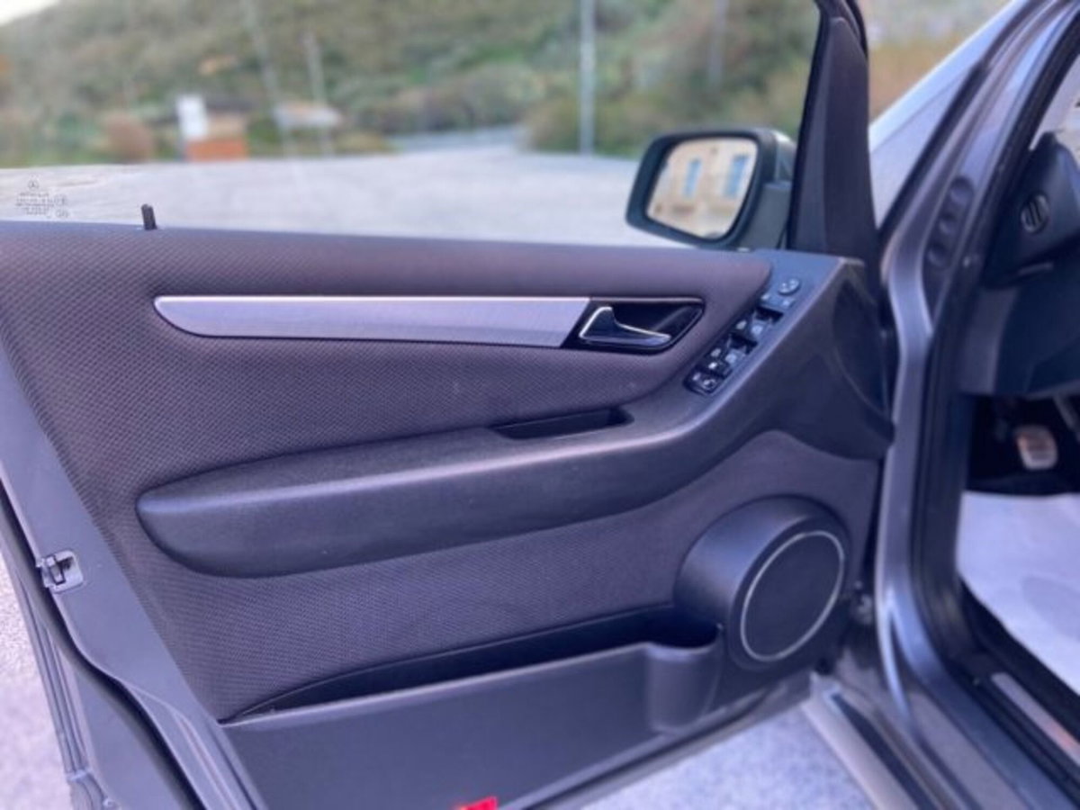 Mercedes-Benz Classe B 180 CDI Executive (10)