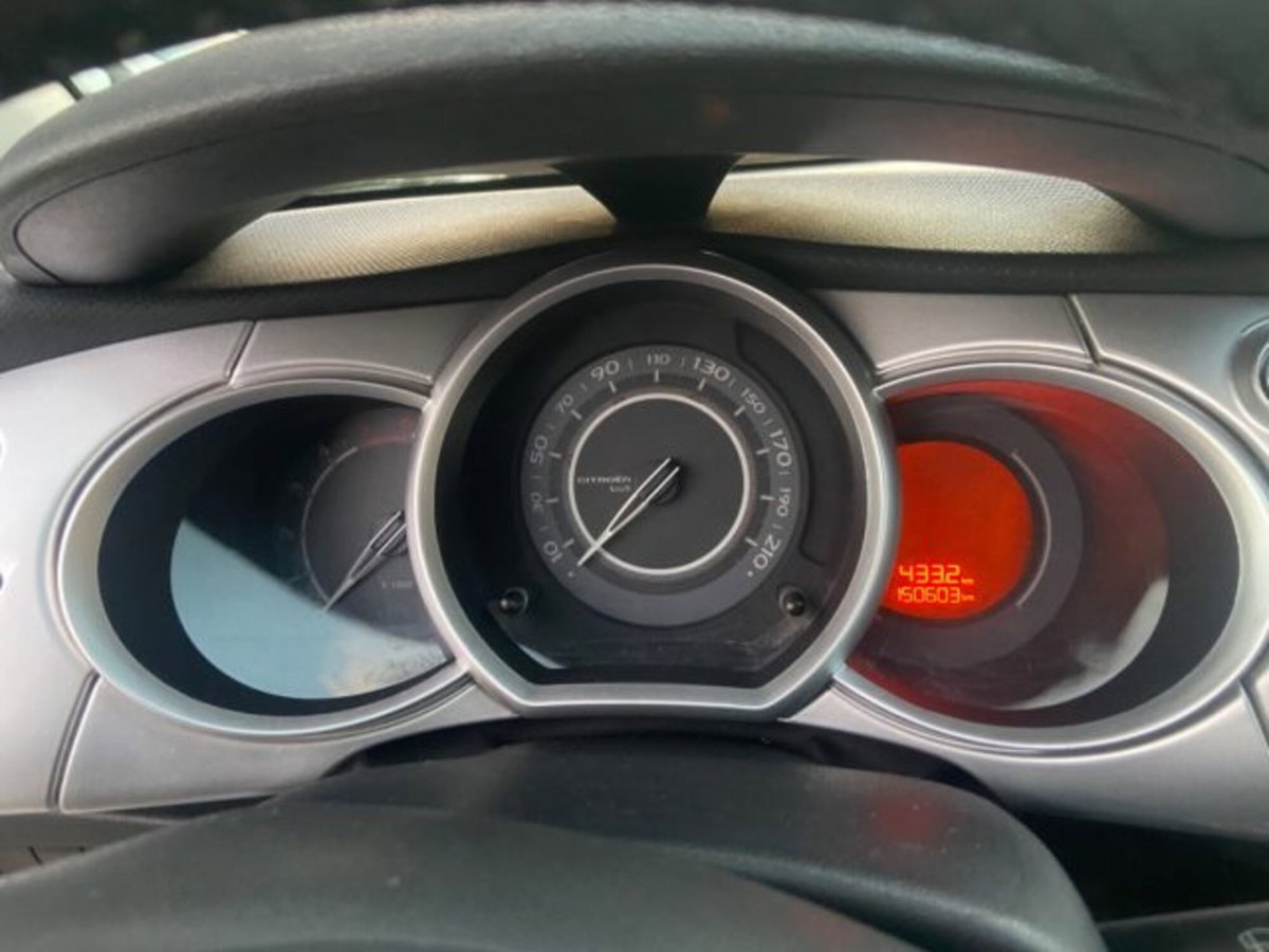 Citroen C3 1.4 HDi 70CV airdream Exclusive Style (9)